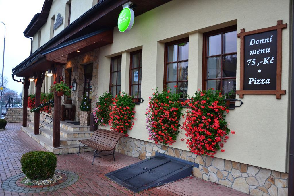Penzion A Restaurace Stare Casy Horní Bečva Eksteriør bilde